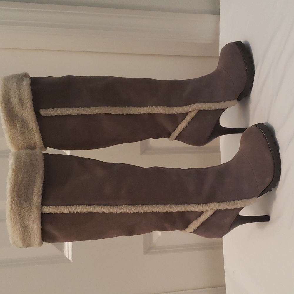 Envy Knee-High Grey Suede boots with triming Fur fux , Size 6.5